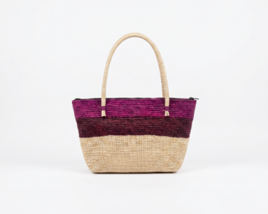 Cartera Tote de Paja Toquilla Tricolor (Mora/Natural) con Cierres.